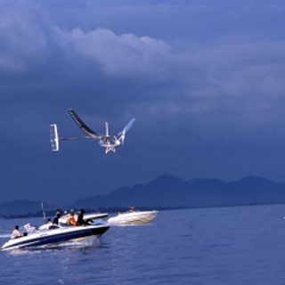 第42回 鳥人間コンテスト19 7 27 土 7 28 日 カイザーベルク びわ湖 ツーリングをサポートするレッドバロン