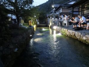 醒井宿の梅花藻が見頃です カイザーベルク びわ湖 ツーリングをサポートするレッドバロン